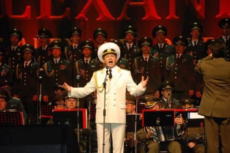 Ile trwa koncert chóru aleksandrowa? Zaskakujące fakty o długości występu