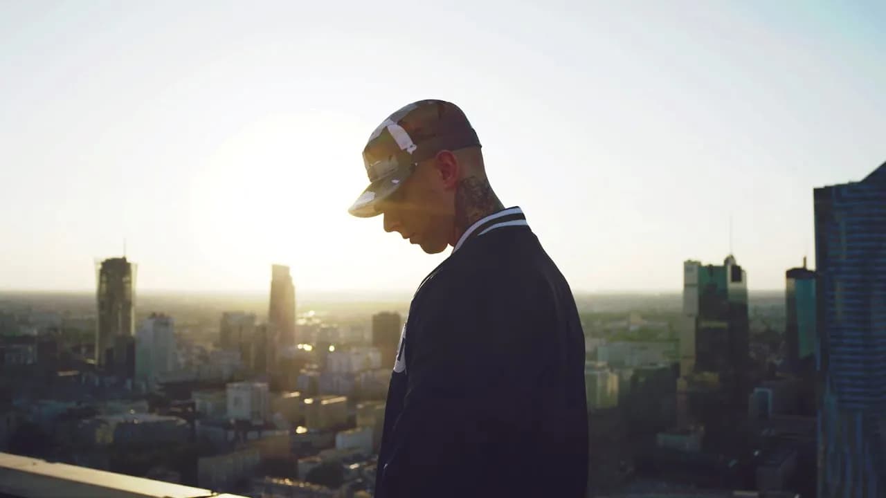 Tekst piosenki KaeN Kim jestem - odkryj emocje i tożsamość